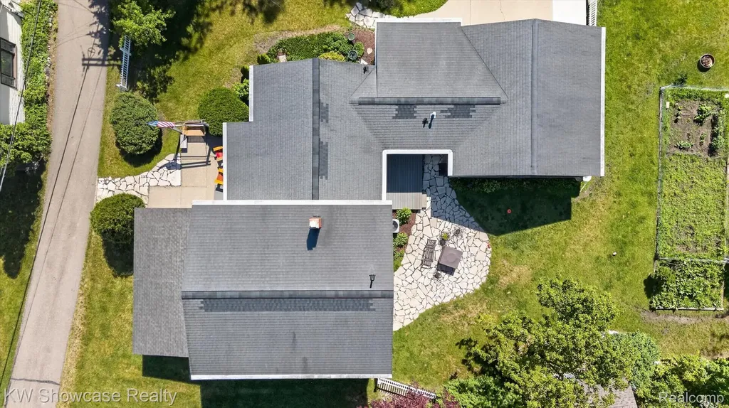 612 Sunrise Park Genoa Township MI 48843