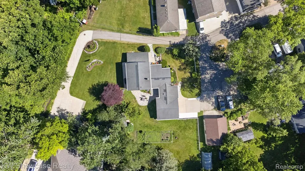 612 Sunrise Park Genoa Township MI 48843