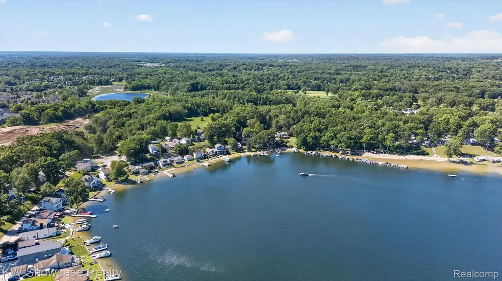 612 Sunrise Park Genoa Township MI 48843