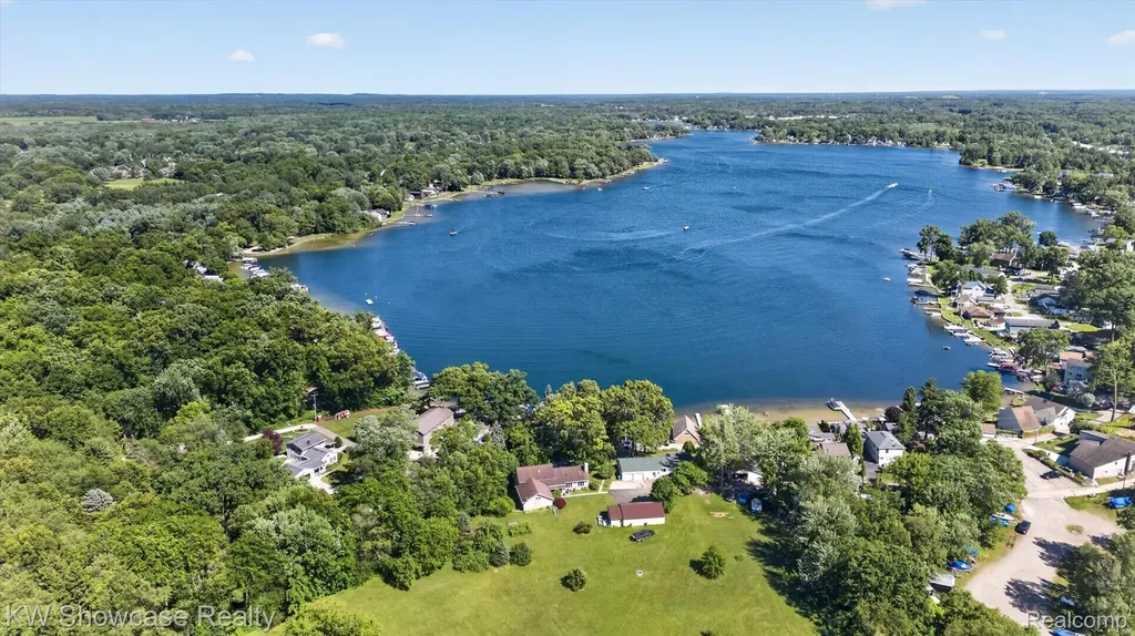 612 Sunrise Park Genoa Township MI 48843
