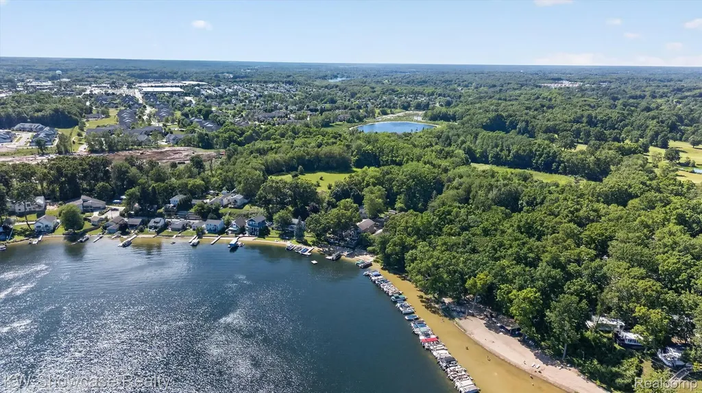 612 Sunrise Park Genoa Township MI 48843