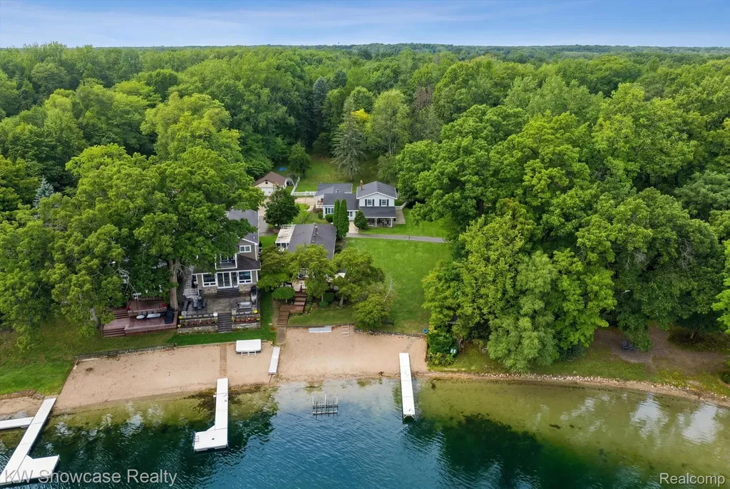 612 Sunrise Park Genoa Township MI 48843