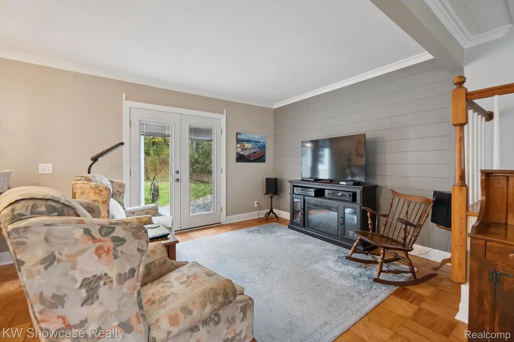 612 Sunrise Park Genoa Township MI 48843