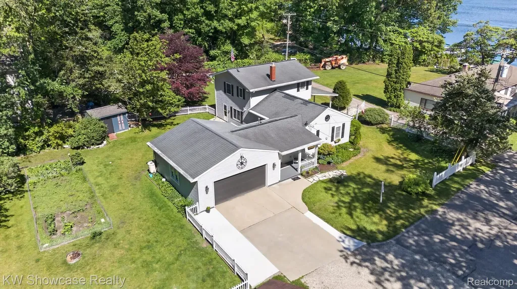 612 Sunrise Park Genoa Township MI 48843