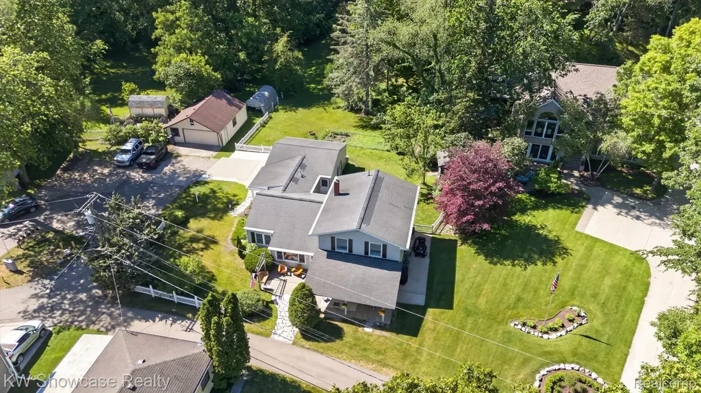 612 Sunrise Park Genoa Township MI 48843