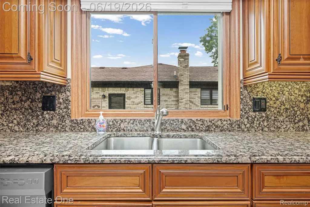 14522 Coulee Drive Sterling Heights City MI 48313