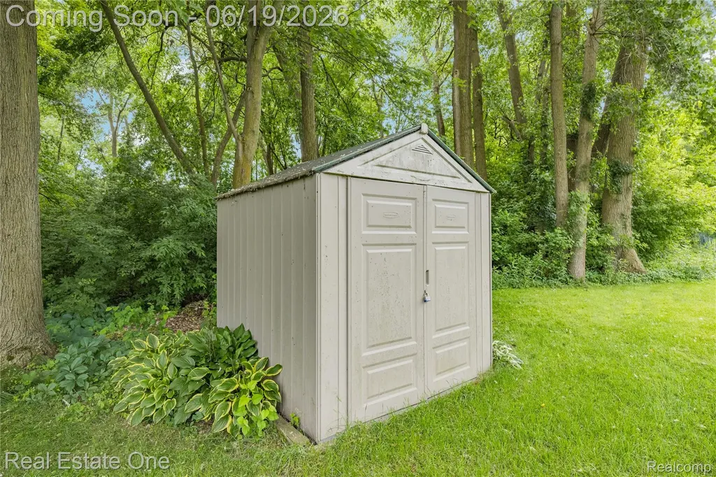 14522 Coulee Drive Sterling Heights City MI 48313