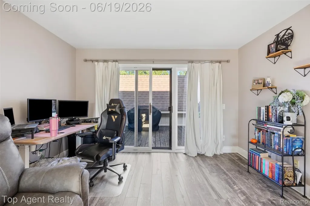 42374 Lochmoor Street Clinton Charter Township MI 48038