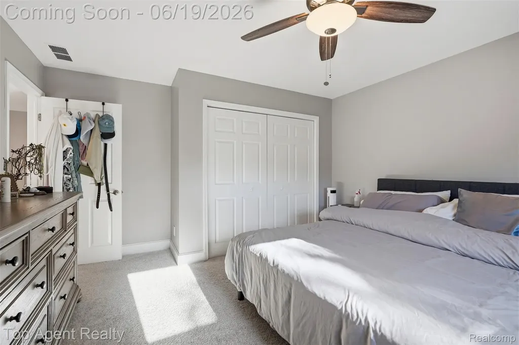 42374 Lochmoor Street Clinton Charter Township MI 48038