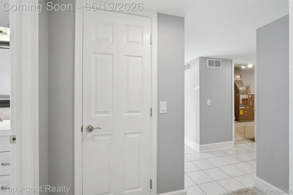 42374 Lochmoor Street Clinton Charter Township MI 48038