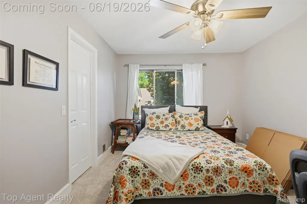42374 Lochmoor Street Clinton Charter Township MI 48038