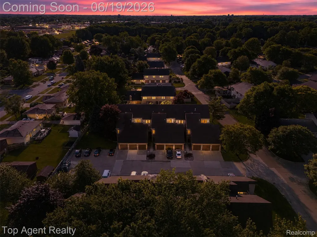 42374 Lochmoor Street Clinton Charter Township MI 48038
