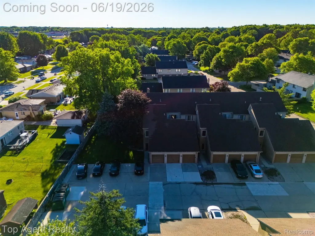 42374 Lochmoor Street Clinton Charter Township MI 48038