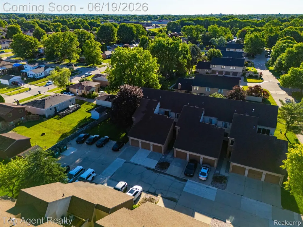 42374 Lochmoor Street Clinton Charter Township MI 48038