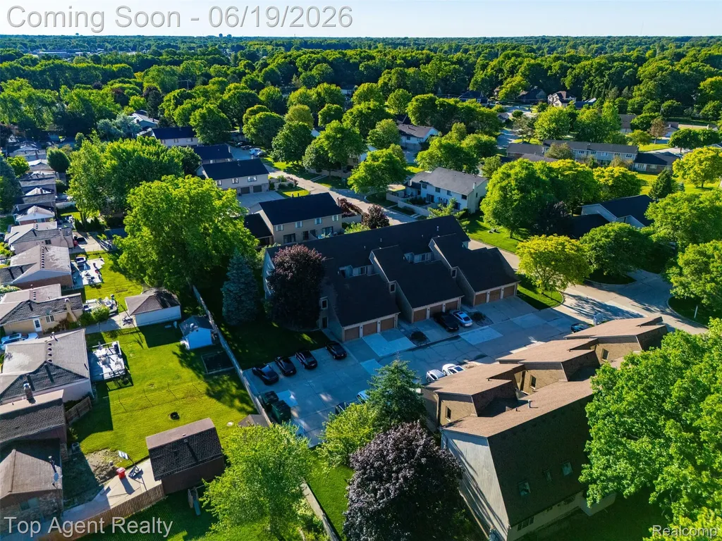 42374 Lochmoor Street Clinton Charter Township MI 48038