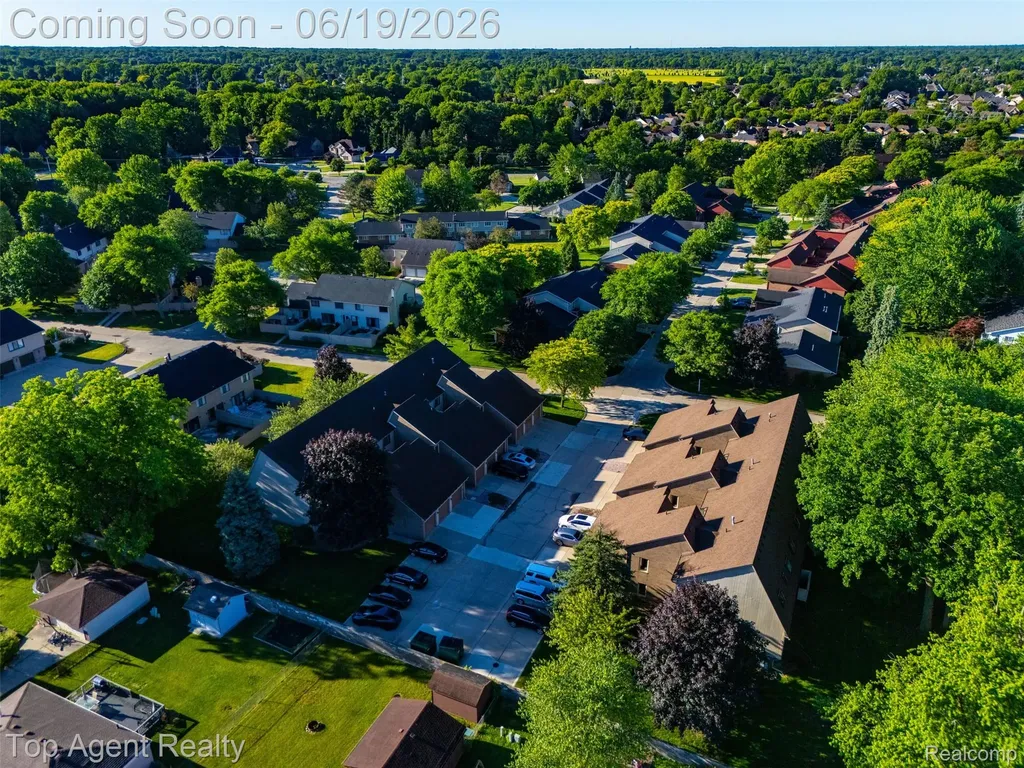 42374 Lochmoor Street Clinton Charter Township MI 48038
