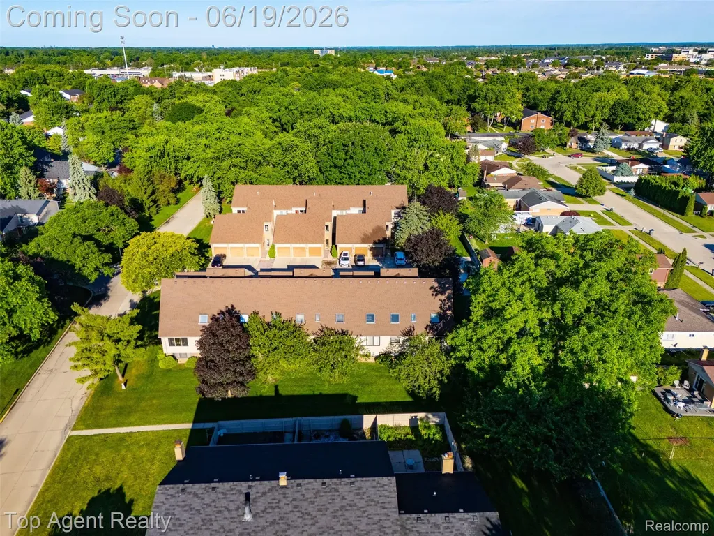 42374 Lochmoor Street Clinton Charter Township MI 48038