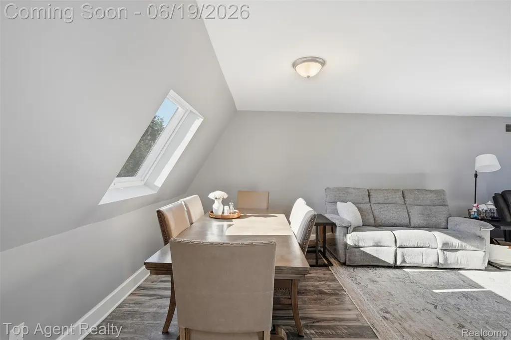 42374 Lochmoor Street Clinton Charter Township MI 48038
