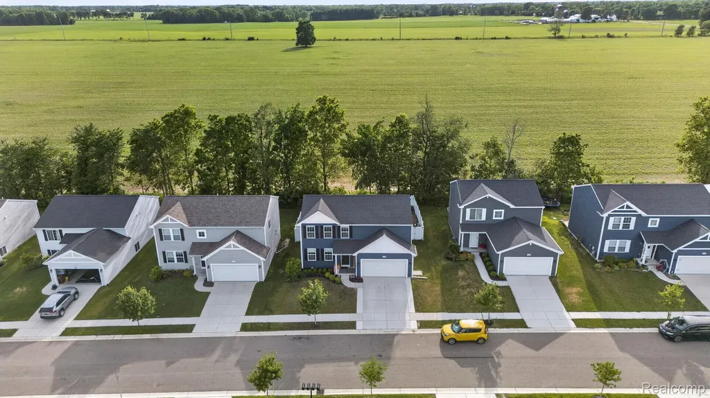 2845 Sycamore River Drive Handy Township MI 48836