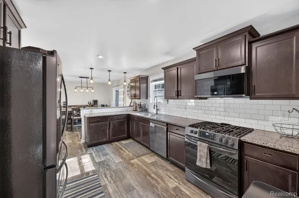2845 Sycamore River Drive Handy Township MI 48836