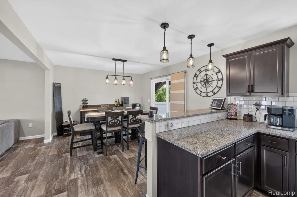 2845 Sycamore River Drive Handy Township MI 48836