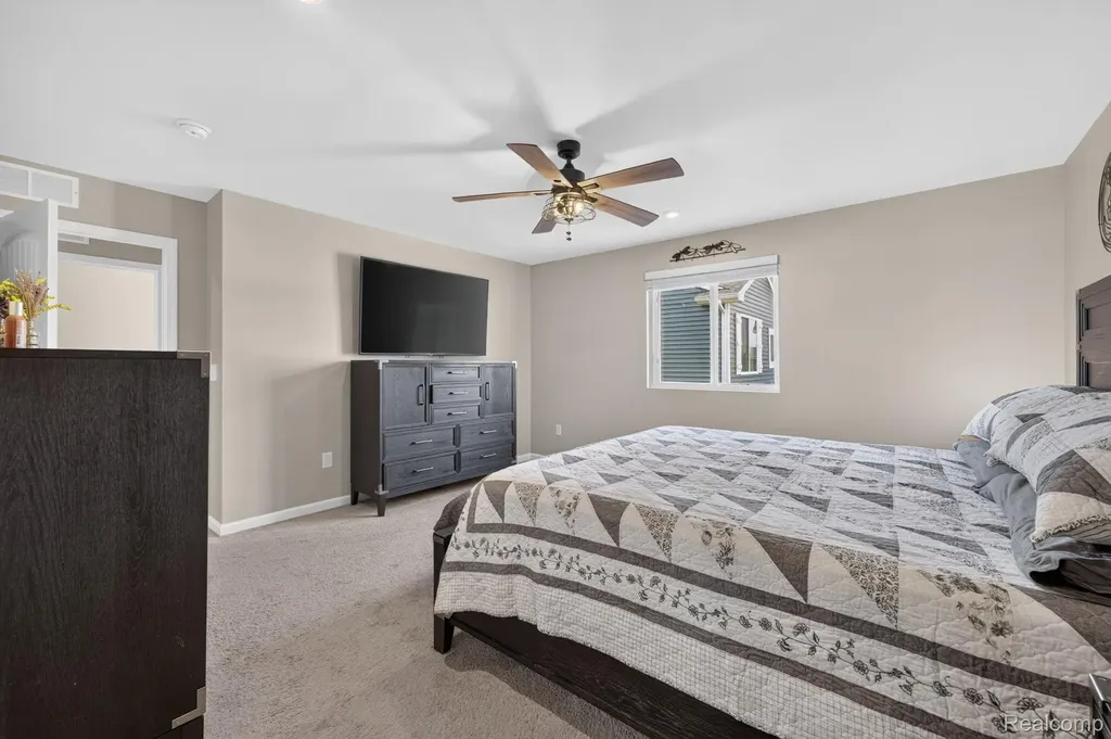 2845 Sycamore River Drive Handy Township MI 48836