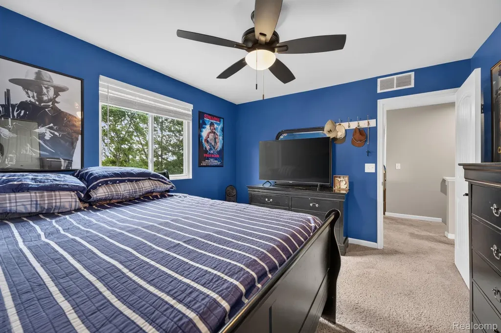 2845 Sycamore River Drive Handy Township MI 48836