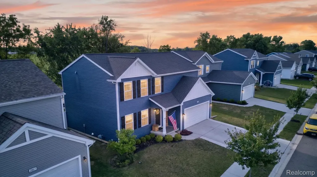 2845 Sycamore River Drive Handy Township MI 48836
