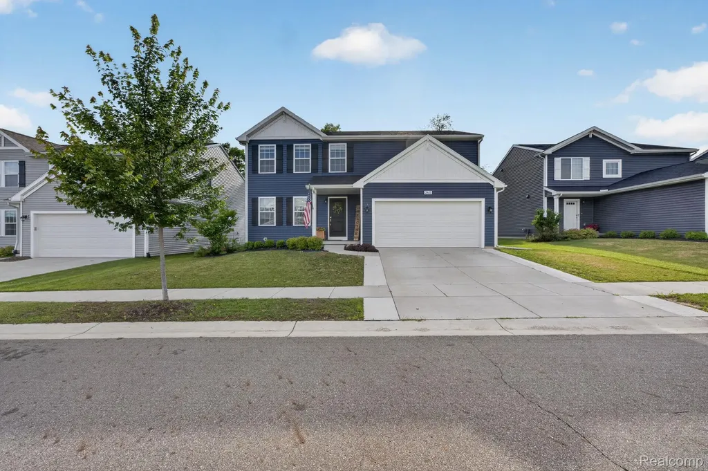 2845 Sycamore River Drive Handy Township MI 48836