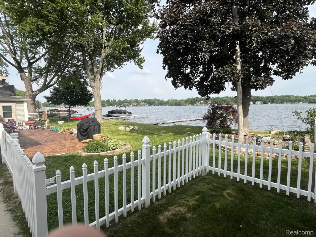 1138 Lakeview Drive Lake Odessa Village MI 48849