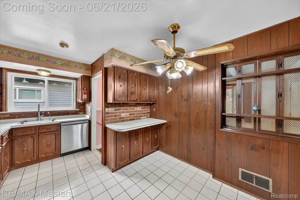 6449 Huron Street Taylor City MI 48180