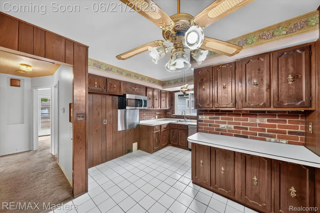 6449 Huron Street Taylor City MI 48180