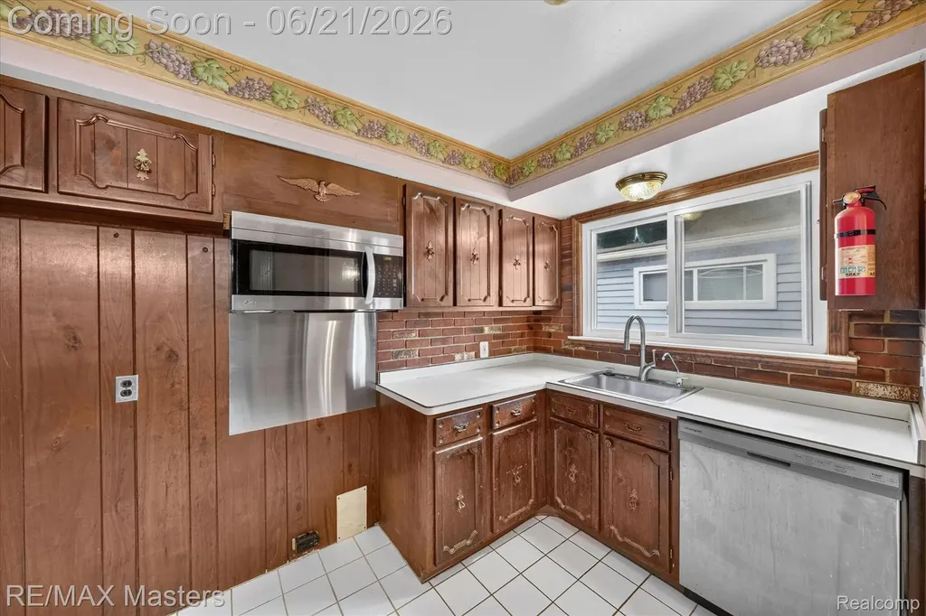 6449 Huron Street Taylor City MI 48180