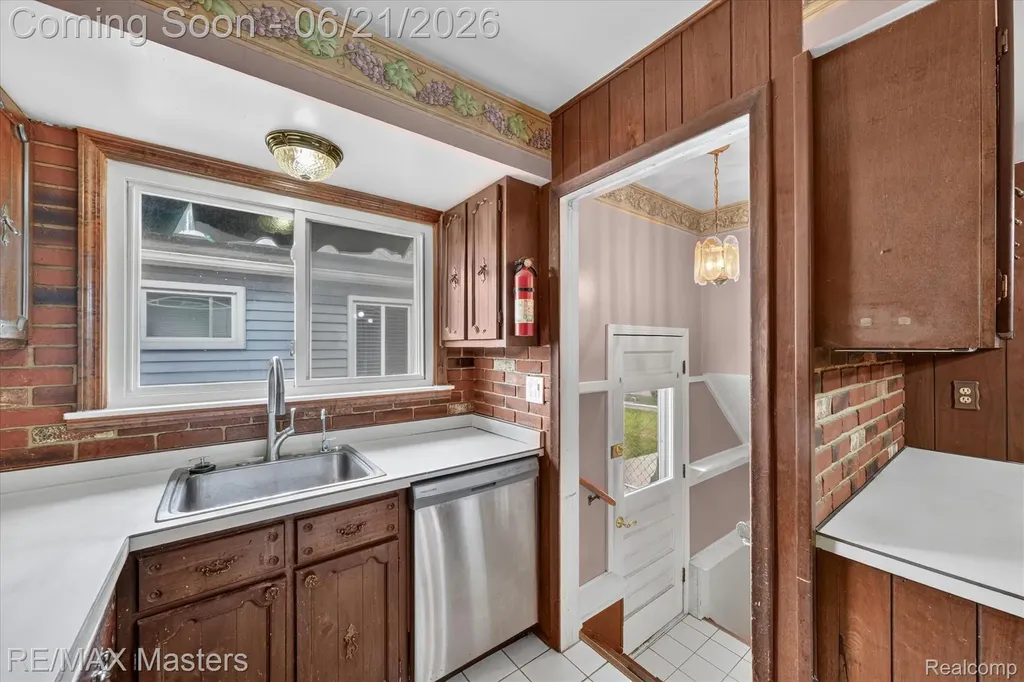 6449 Huron Street Taylor City MI 48180