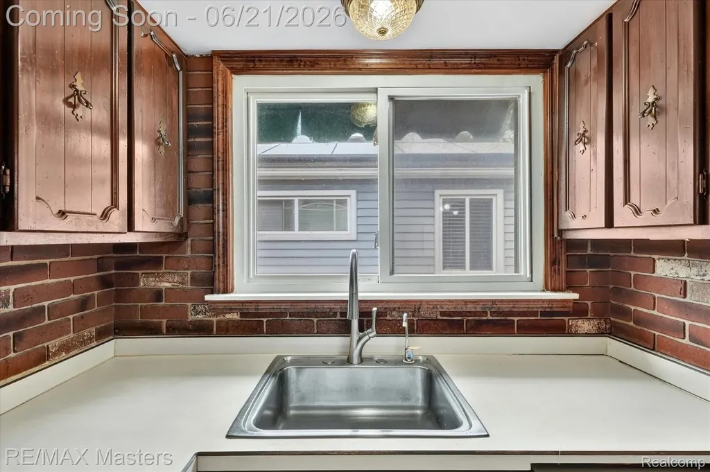 6449 Huron Street Taylor City MI 48180