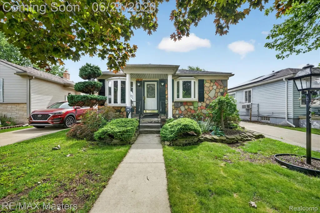 6449 Huron Street Taylor City MI 48180