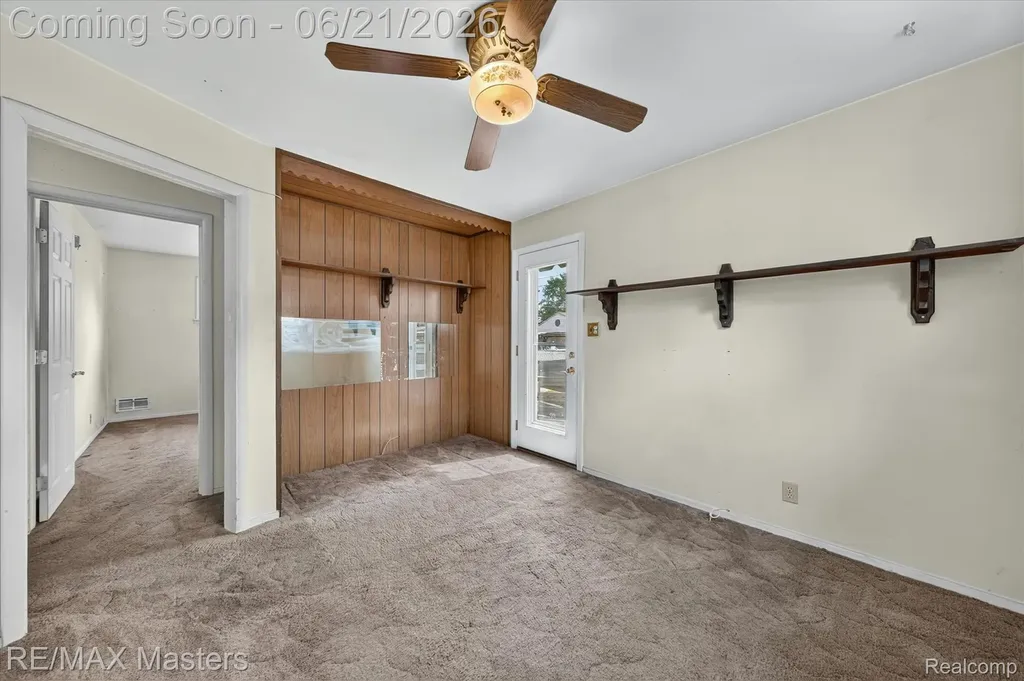 6449 Huron Street Taylor City MI 48180
