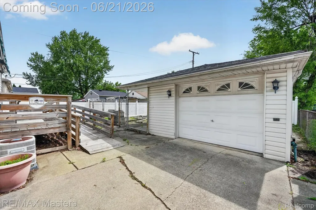 6449 Huron Street Taylor City MI 48180