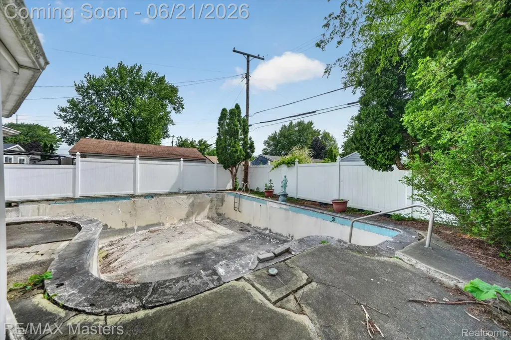 6449 Huron Street Taylor City MI 48180