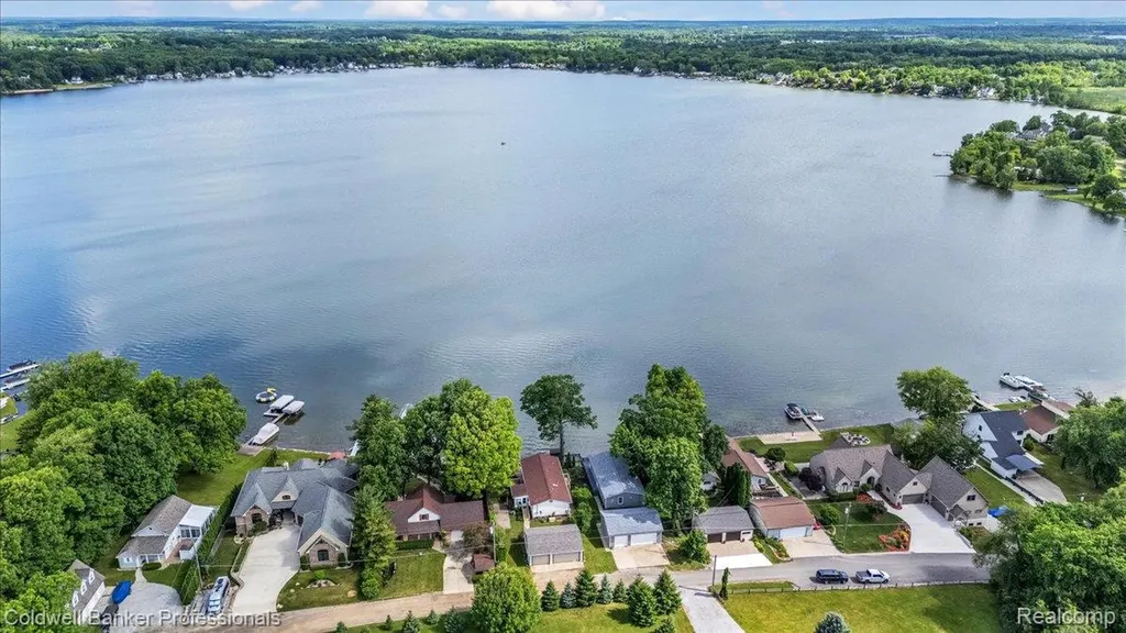 3782 S Shore Drive Elba Township MI 48446