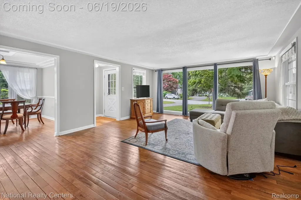 360 Woodland Drive Lyon Charter Township MI 48178