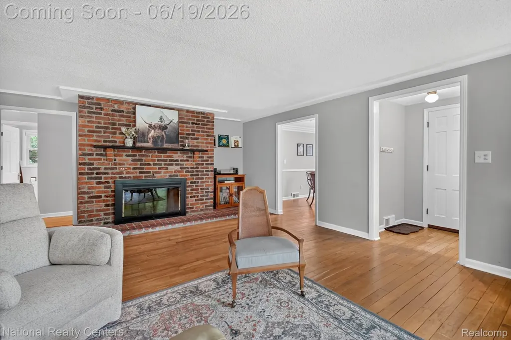360 Woodland Drive Lyon Charter Township MI 48178