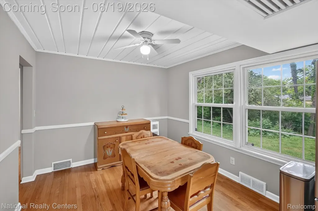 360 Woodland Drive Lyon Charter Township MI 48178
