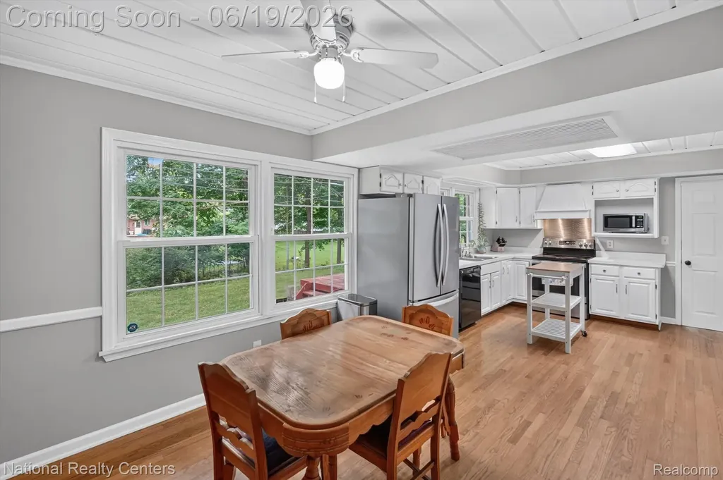 360 Woodland Drive Lyon Charter Township MI 48178