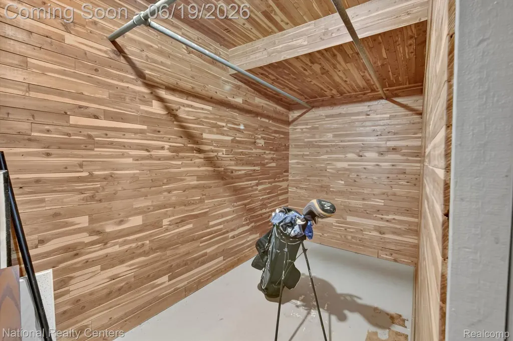 360 Woodland Drive Lyon Charter Township MI 48178