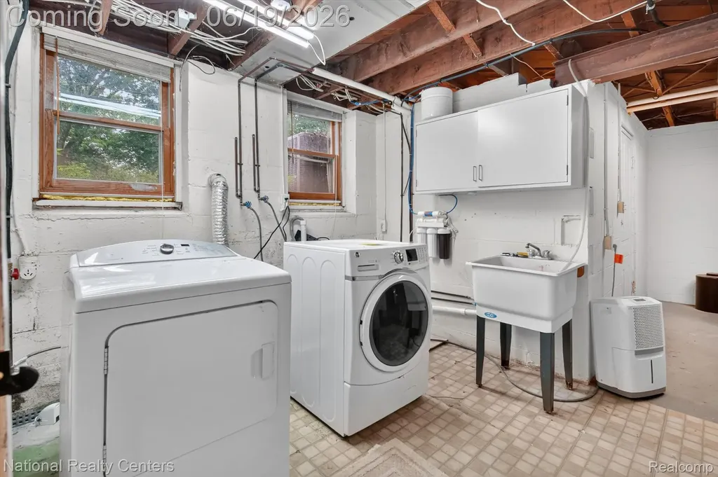 360 Woodland Drive Lyon Charter Township MI 48178