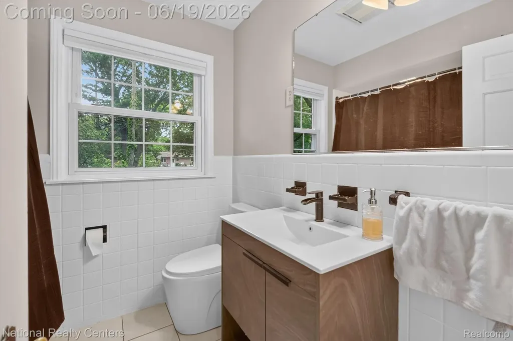 360 Woodland Drive Lyon Charter Township MI 48178
