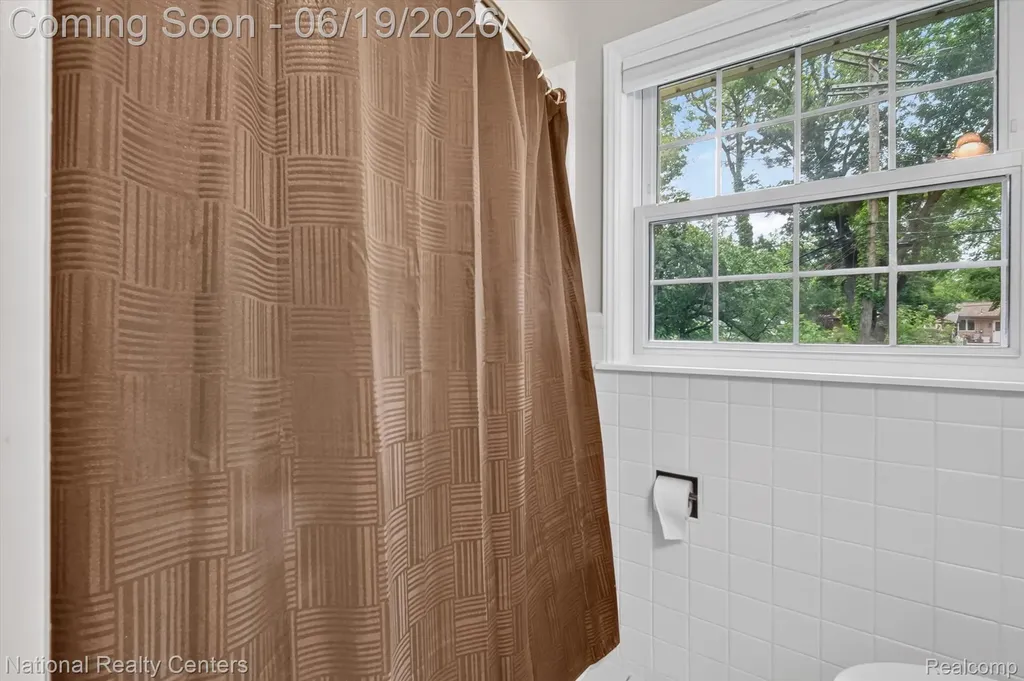 360 Woodland Drive Lyon Charter Township MI 48178