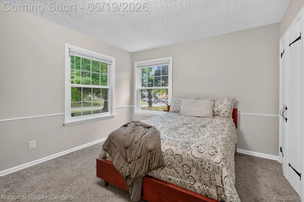 360 Woodland Drive Lyon Charter Township MI 48178