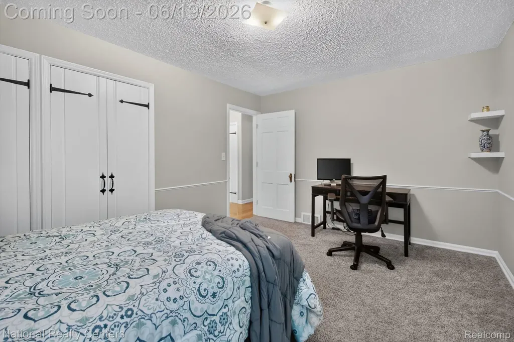 360 Woodland Drive Lyon Charter Township MI 48178